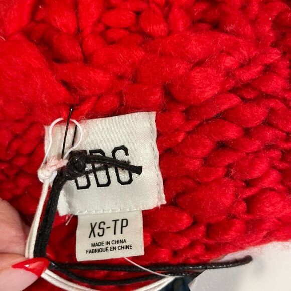 NWT BDG Kinley Chunky knit cropped cardigan size XS
Retail $148
C1 - Picture 9 of 12